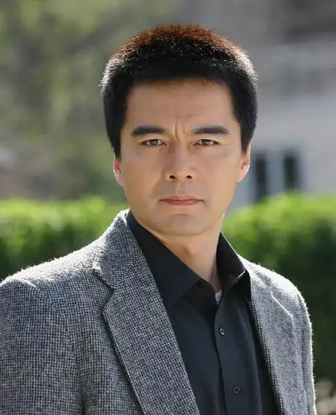 许亚军个人资料和图片_许亚军身高/体重/生日/年龄/星座_许亚军作品