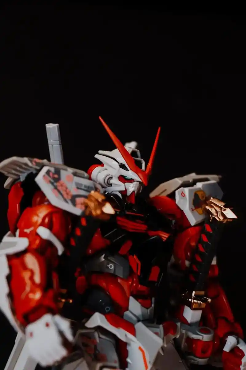 两年前我的第一台高达hirm红异端满满的怀念