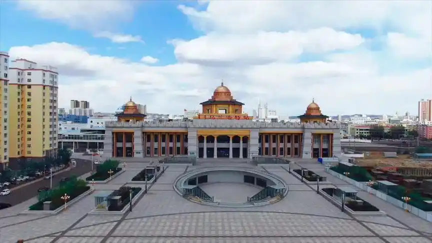 航拍最美家乡 乌兰浩特站