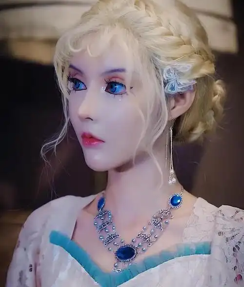 迪丽拉:靠"芭比"长相坐拥百万粉丝,有人竟然花400万一睹真容