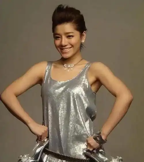 整容整得只剩眼珠子是原装的,江映蓉,你后悔了吗?