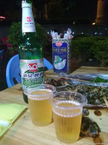 夏天的晚上怎能少了啤酒和田螺!