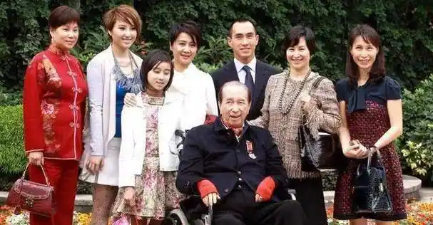 赌王何鸿燊传奇一生:出身望族10元起家,凭实力博出千亿家产_澳门_香港