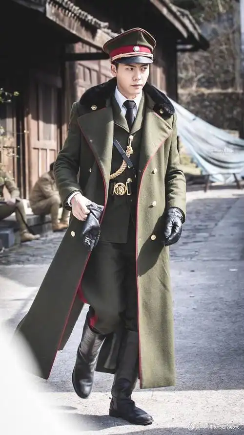 男明星民国军装造型合集,陈伟霆冷峻,任嘉伦撩人,你最pick谁?