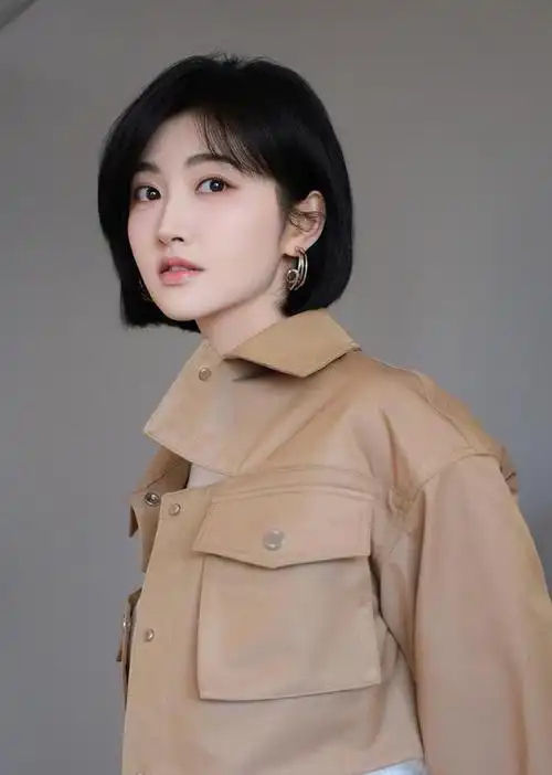 景甜甜美短发造型