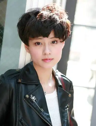 胖女孩脸大适合什么样短发 胖子短发假发(3)_发型师姐