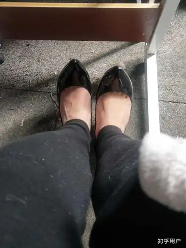 男生穿高跟鞋是什么感受?