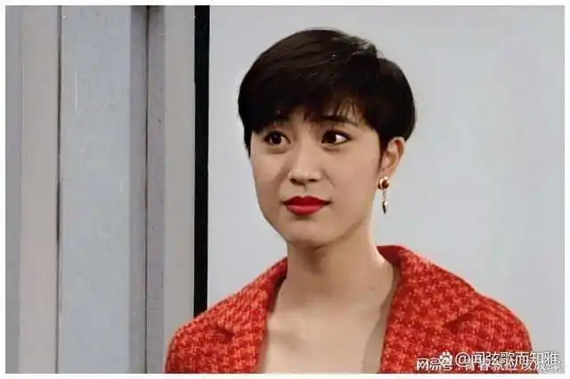 《巨人》——陈法蓉短发长腿惊艳众人,张卫健唇红齿白少年模样