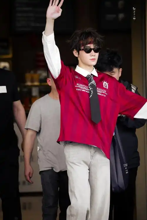 今日星拍放送##张真源跑男发带造型##奔跑吧