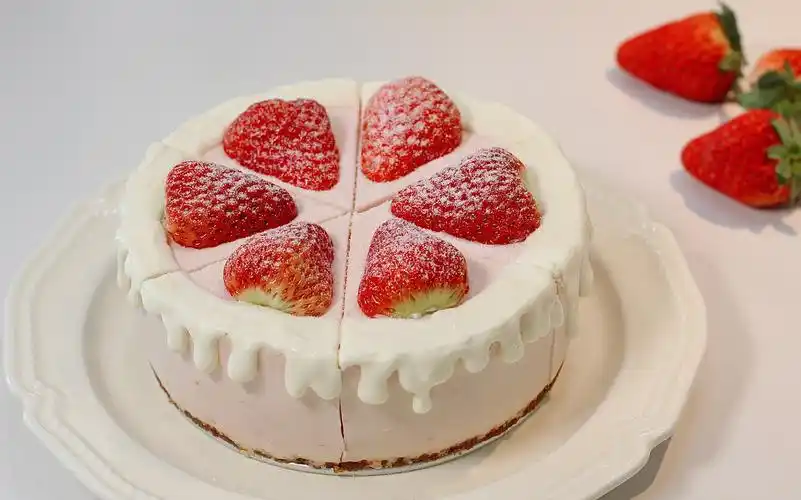 免烤箱蛋糕|酸酸甜甜草莓酸奶慕斯|少女心满满呀