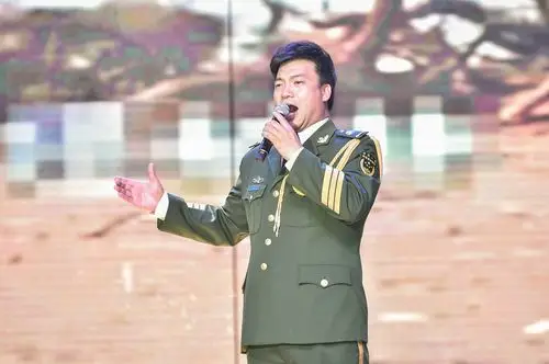 军旅歌唱家彭高平新歌献礼建军节启动把爱带回家巡回演唱