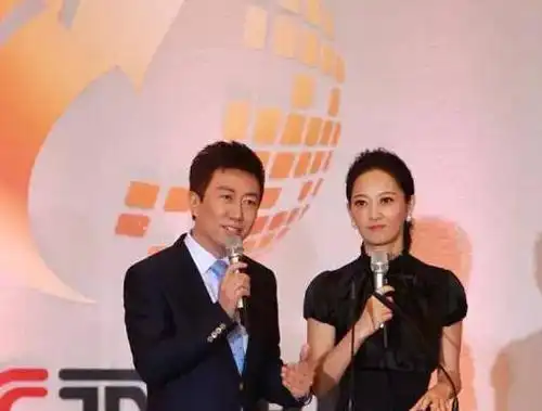 谢颖颖,央视财经频道主持人,曾主持《前沿》《全球资讯榜》等节目,因