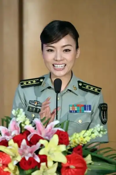 【曲谱介绍】      著名青年歌唱家,二炮文工团副团长陈思思录制歌