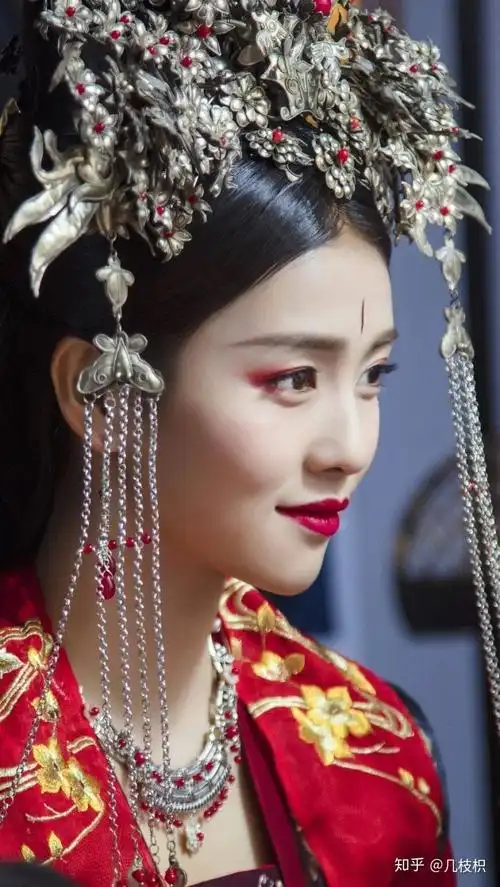 有没有哪个明星在古装剧中的凤冠霞帔让你印象深刻