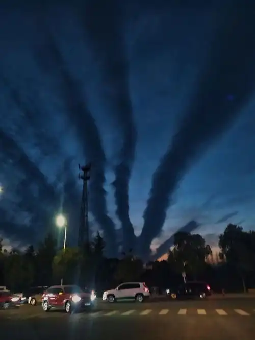 广德惊现蛇云又要发地震