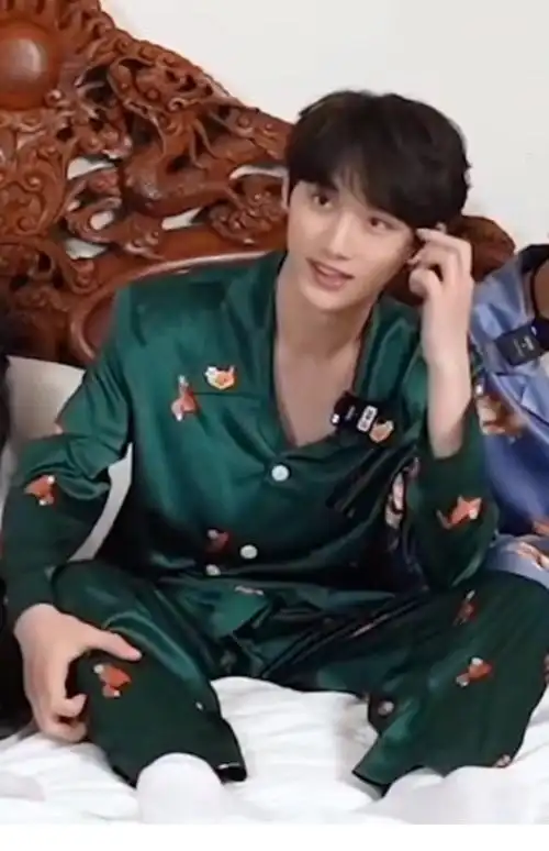 爱丝黛安芬香世缘维多利亚时代少年团同款睡衣情侣装一男一女冰丝2022