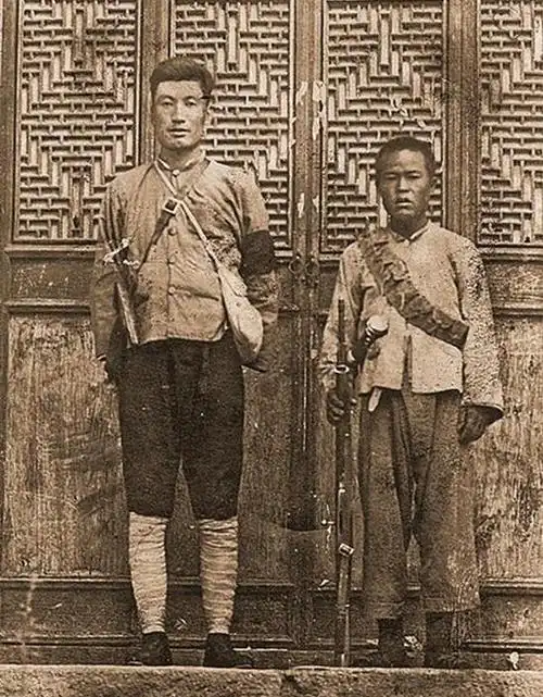 十二岁参加红军,十七岁成为朱老总警卫员,他一生谨记朱老总教诲