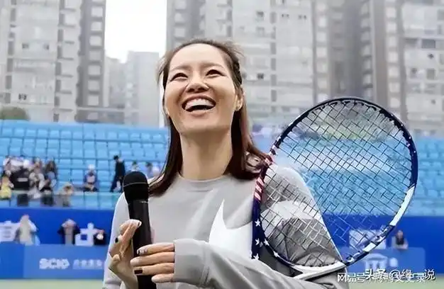 李娜:网球大满贯运动员,退役之后,形象大改,肤白貌美气质佳