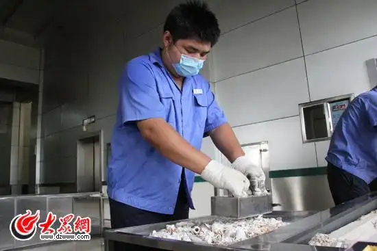 记者体验:殡仪馆火化车间5小时"热"纪实