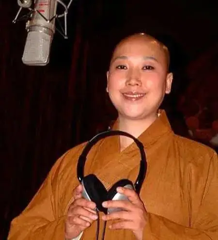 还是胡兵初恋,却出家为尼至今让胡兵念念不忘|胡兵|包海青|名模_新浪