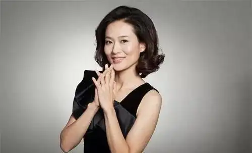 cctv-2《是真的吗》栏目人气高,蓓蓓雨霏两位女主持人长得像姐妹