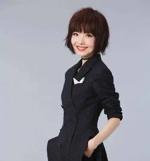 漂亮几乎偏执到病态,一婚嫁老外,二婚嫁初恋,今51岁近照认不出_鲁豫