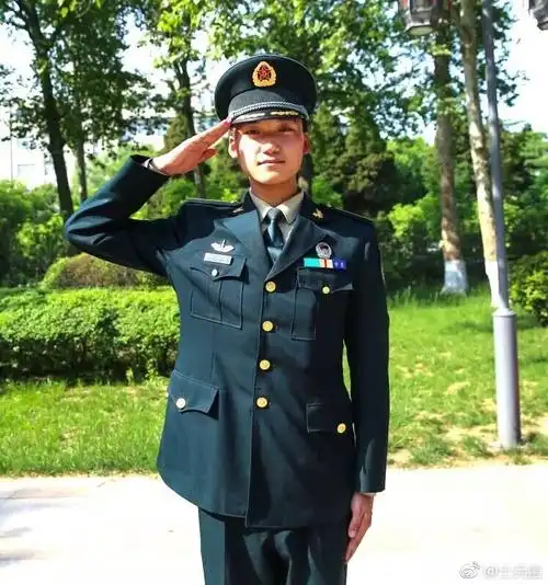 为母校代言学弟学妹我在火箭军工程大学等着你