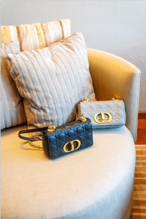 迪奥包包:早春全新caro bag