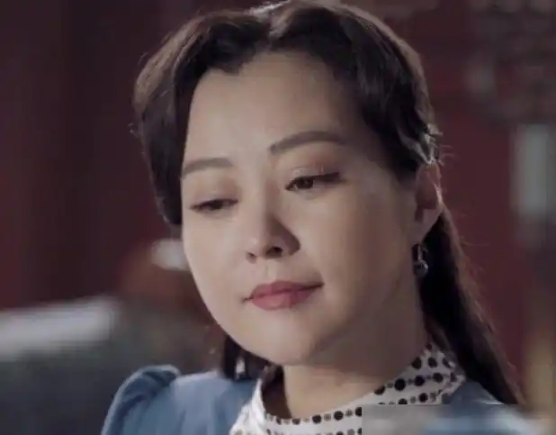 郝蕾被群嘲并非她42岁演少女