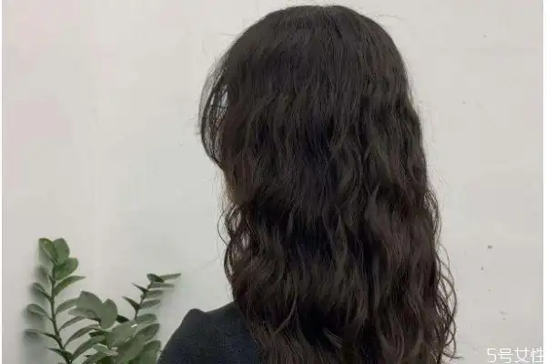 水波纹烫发怎么打理 水波纹烫发打理方法