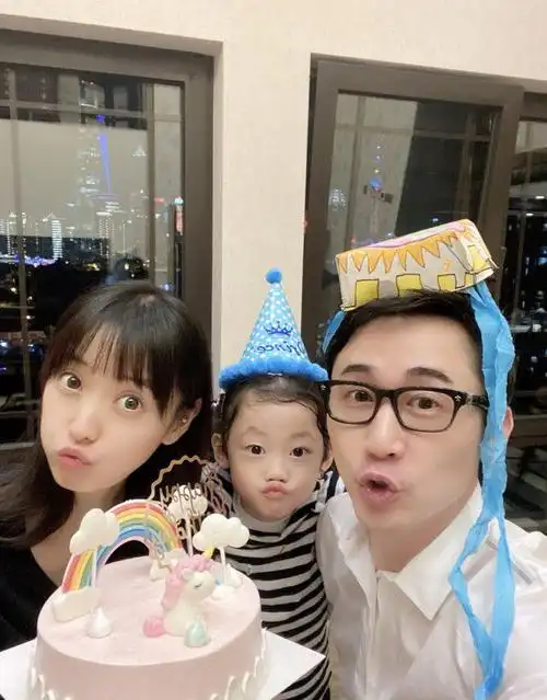 东方卫视新一姐司雯嘉被网友调侃真皇族能力一般资源逆天