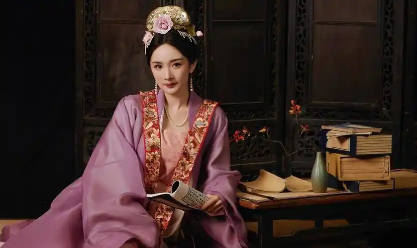 杨幂解锁多种风格古装好漂亮,尤其是唐装造型好惊艳,雍容华贵