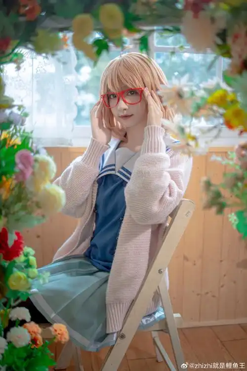 境界的彼方#cos超话"总而言之,我最喜欢戴眼镜的栗山未来同学了!