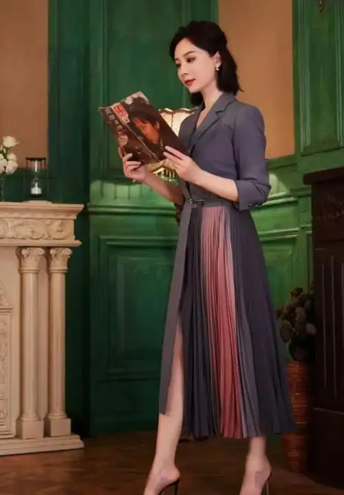 看了45岁陈数的春装穿搭才发现:中年女人穿搭得体,比扮嫩更高级