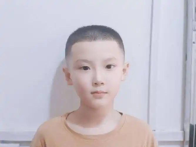 今夏最火小男孩发型,简单个性很有型,剪完真帅气_雕刻_造型_头顶