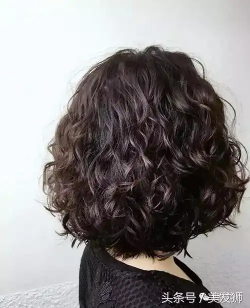2018流行"全头烫"烫发20款最适合中年女性