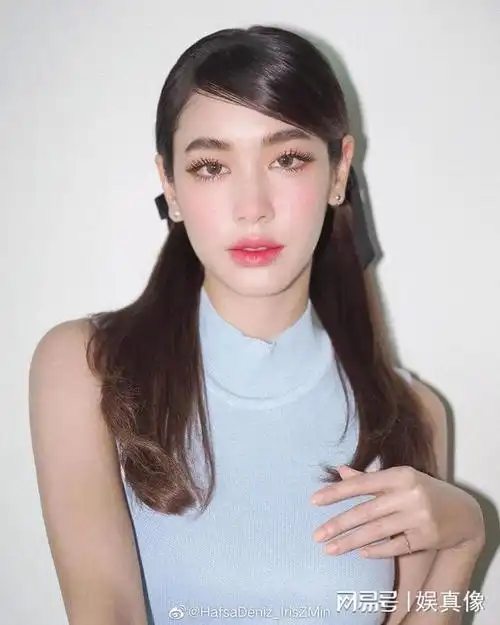 皮查雅·瓦塔那蒙迪里,是小编今天最喜欢的中泰混血女星,图片上的她