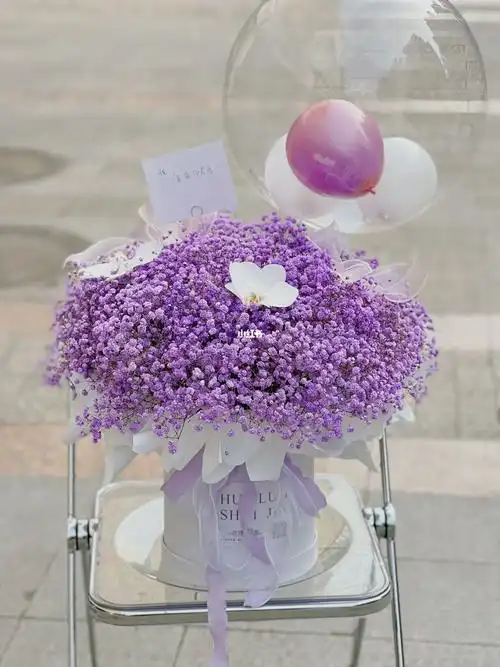 鲜花抱抱桶  #满天星花束