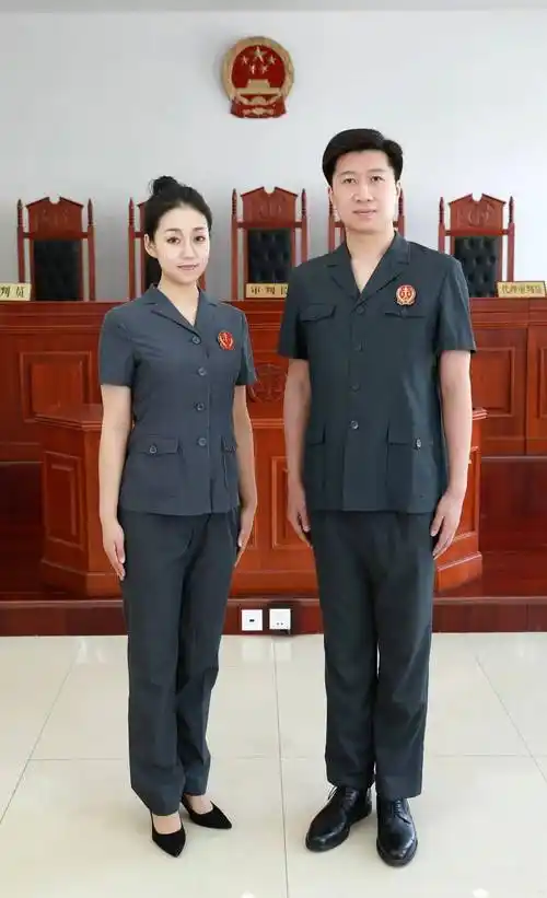法院人 今天你穿对了吗?_审判_制服_法徽