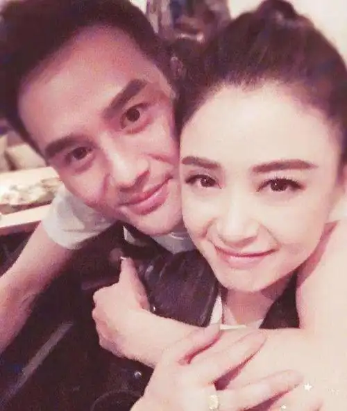 蒋欣王凯微博公布恋情这张锁喉杀让网友肾上腺素都飙升起来了