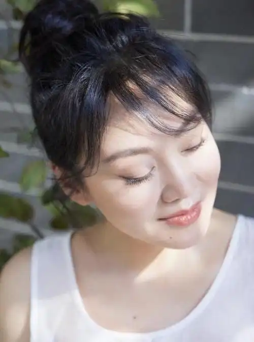 闫妮这套搭配你敢信她已经超过40岁了