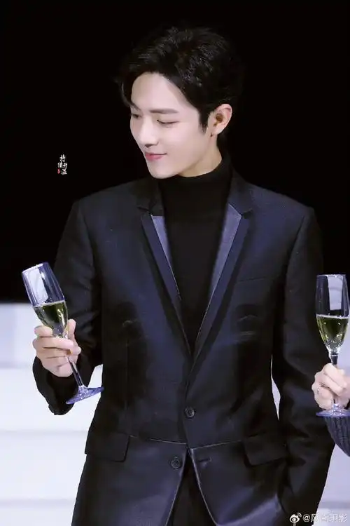 肖战##肖战黑西装