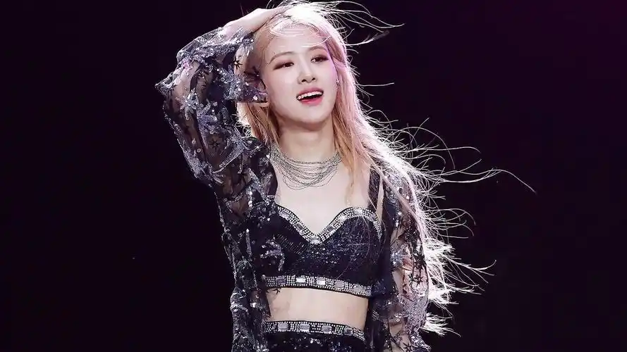 科切拉一战封神killthislove朴彩英直拍