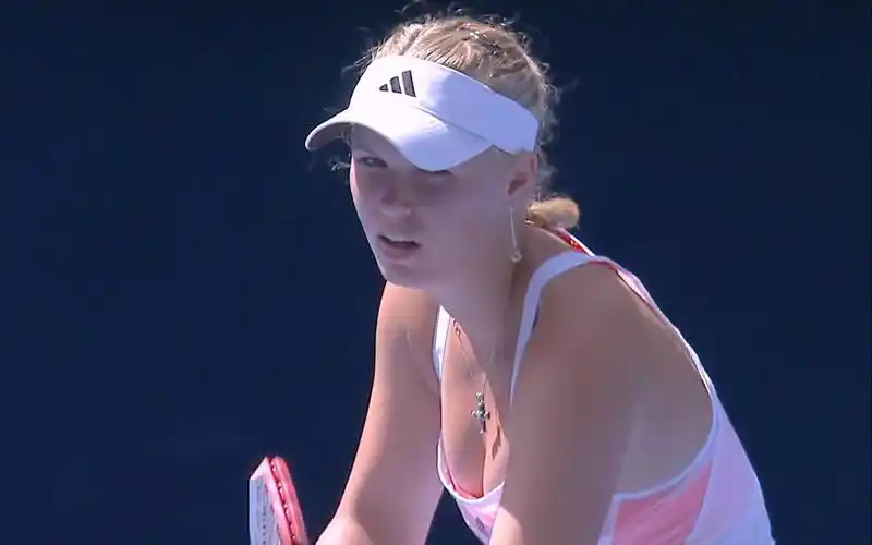 丹麦网球美女卡洛琳·沃兹尼亚奇_哔哩哔哩_bilibili