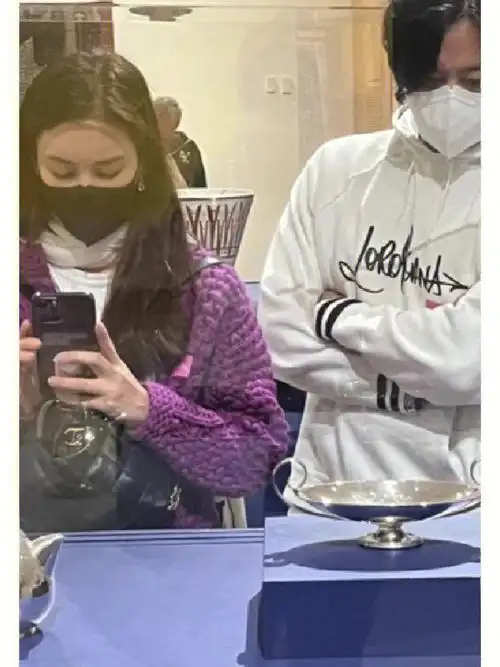 娱乐 # #韩星 # #张东健 # 高小英公开与丈夫张东健的日常活动,移起