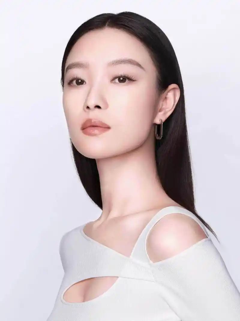 紧致下颚线兜住双下巴的效果绝了!推荐给每一个为双下巴苦恼的朋友!