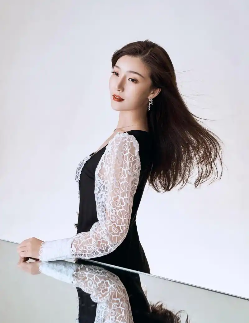 河南省洛阳市最新女富豪揭晓: 杨小曼,1989年生于洛阳,毕业于洛阳师院