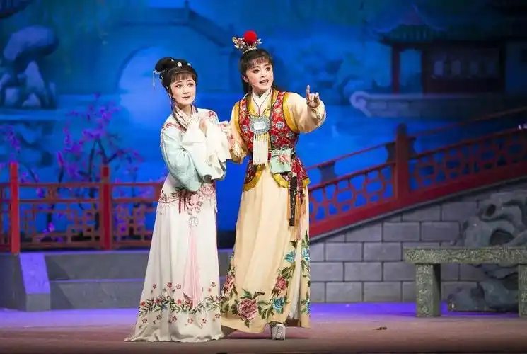 越剧界曾有这样一群巾帼打工人