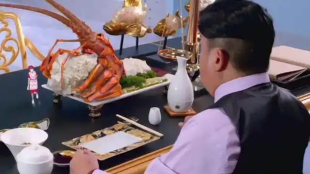 老板天天大鱼大肉,对待员工却非常苛刻,涨工资只涨一块钱!