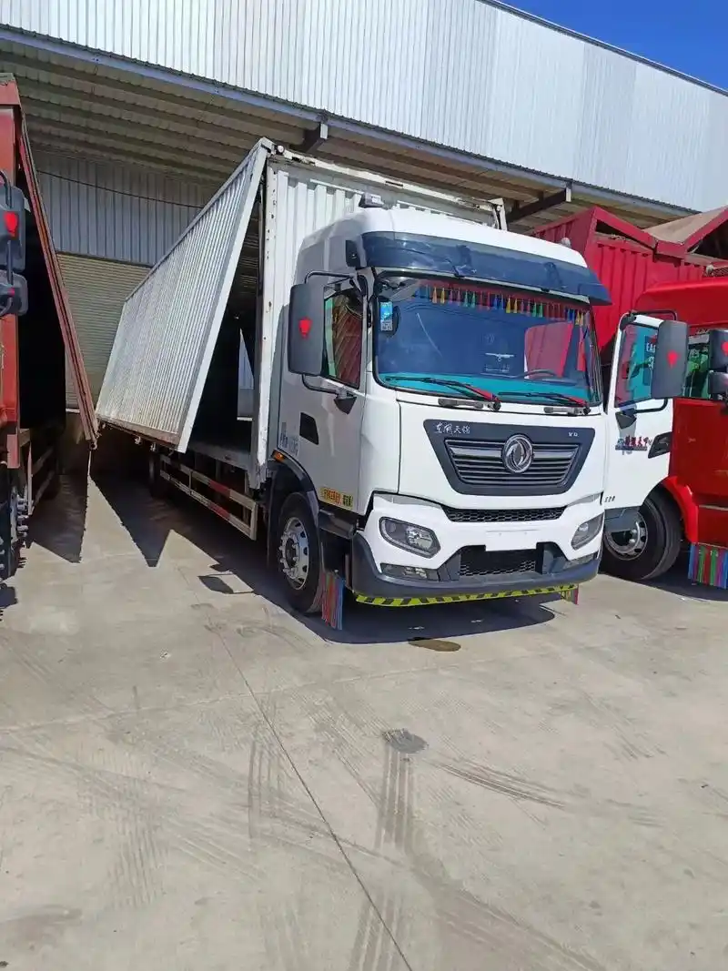 东风天锦,飞翼车.天锦9米8大单桥电动双翼,带公告,带全保险 - 抖音